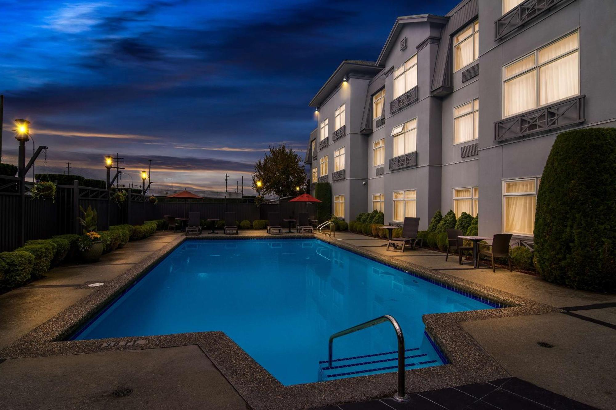 Best Western Plus Pitt Meadows Inn & Suites Екстер'єр фото