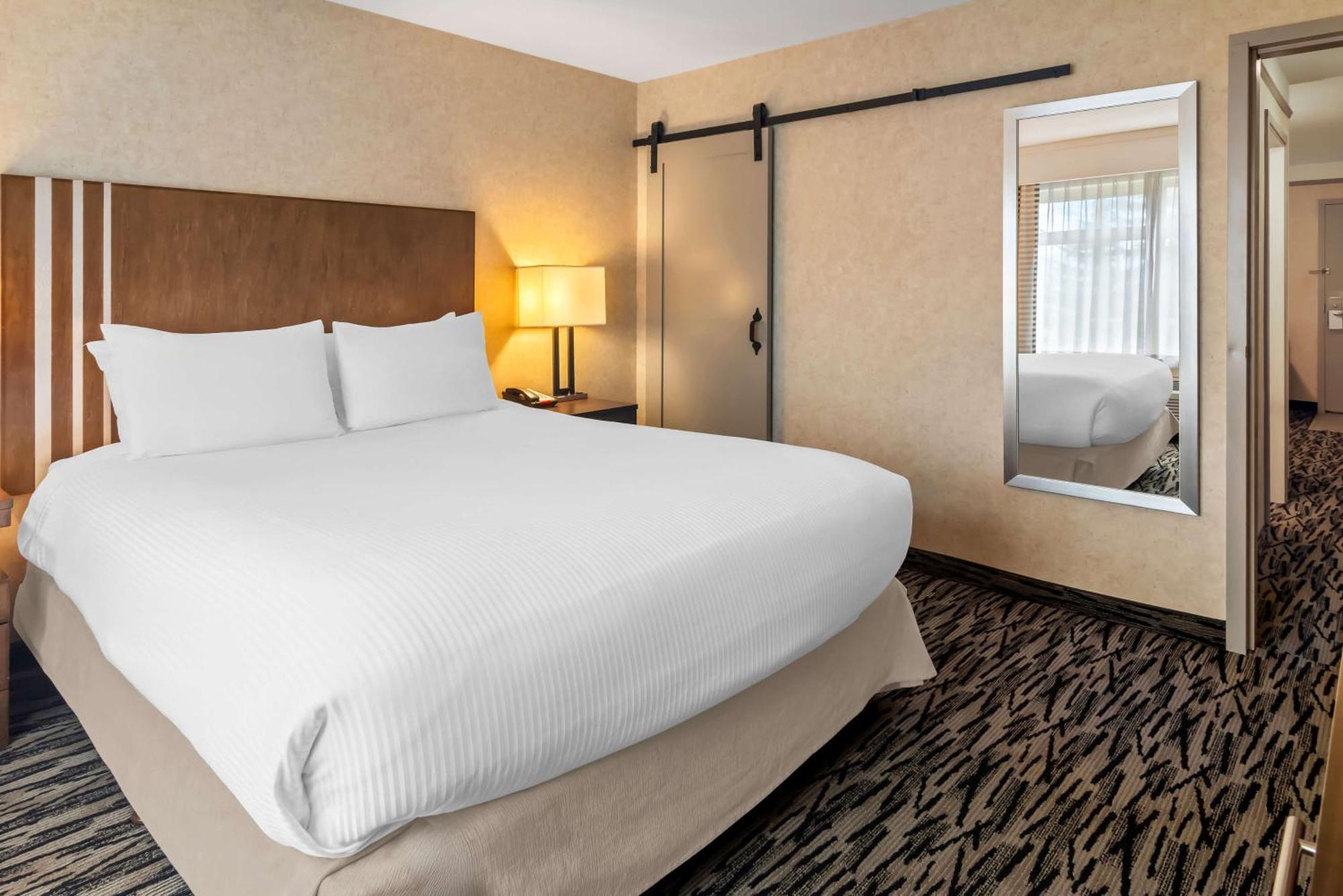 Best Western Plus Pitt Meadows Inn & Suites Екстер'єр фото