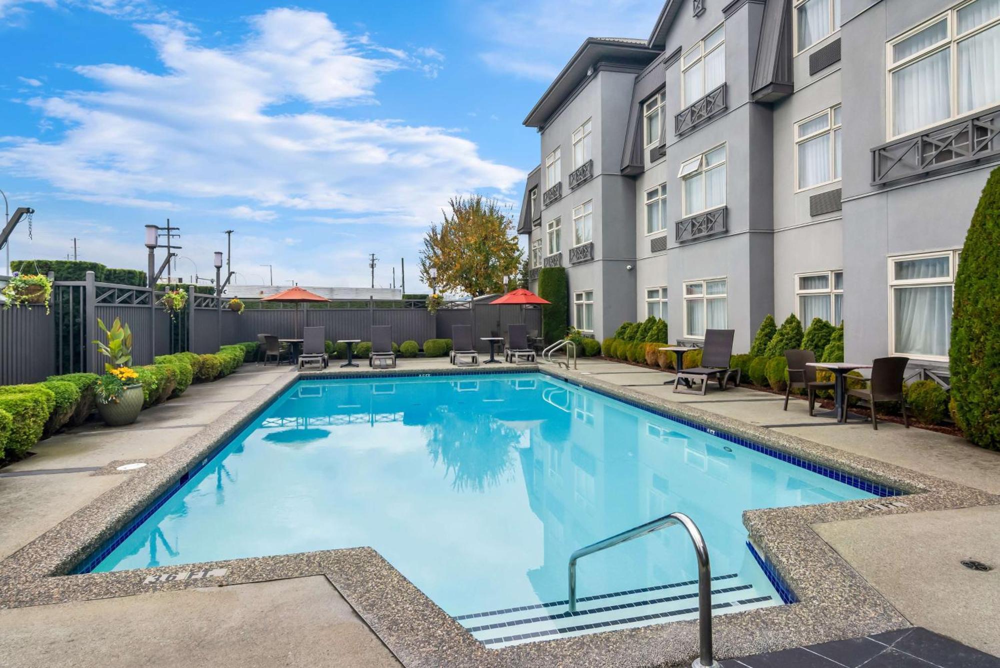 Best Western Plus Pitt Meadows Inn & Suites Екстер'єр фото
