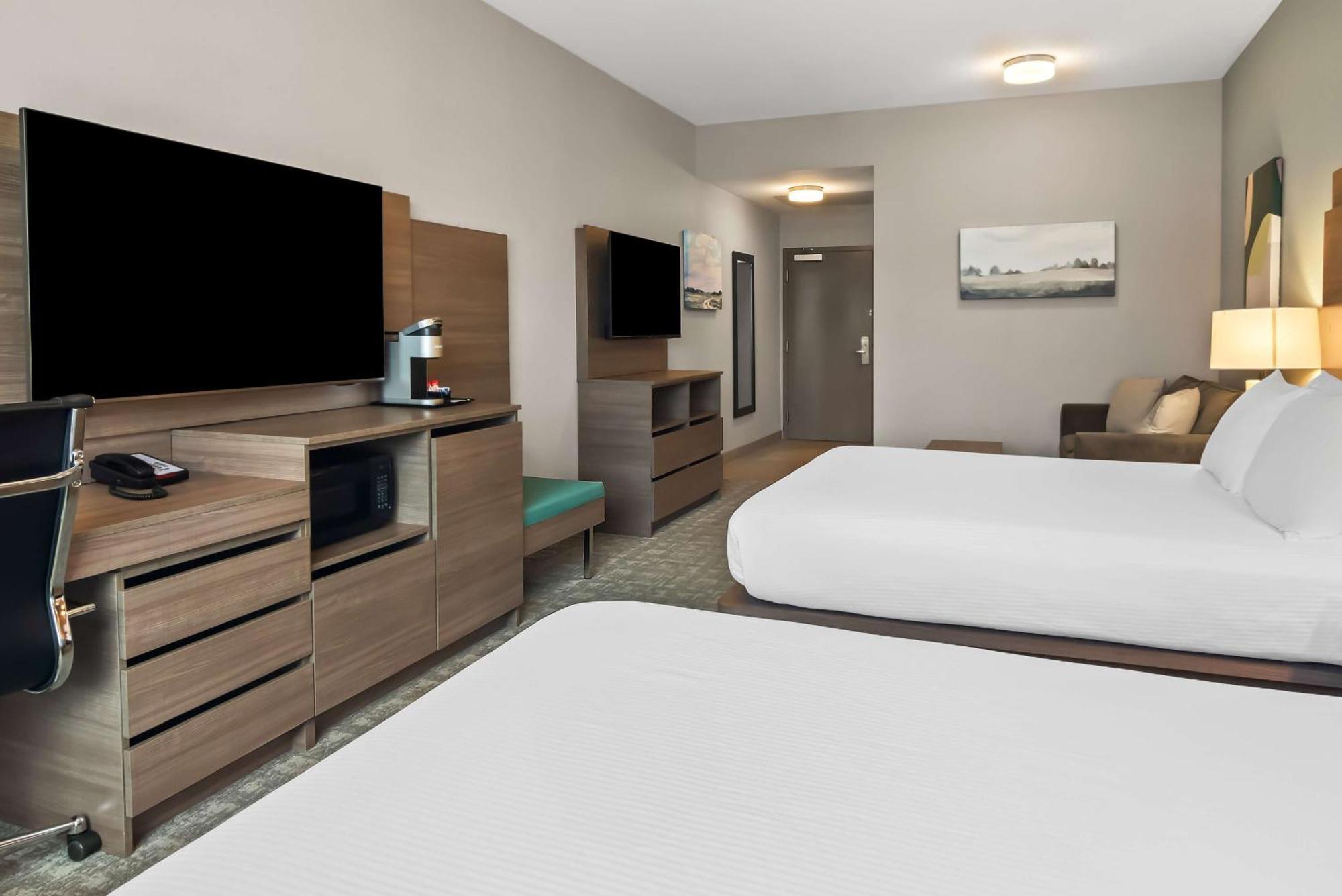 Best Western Plus Pitt Meadows Inn & Suites Екстер'єр фото
