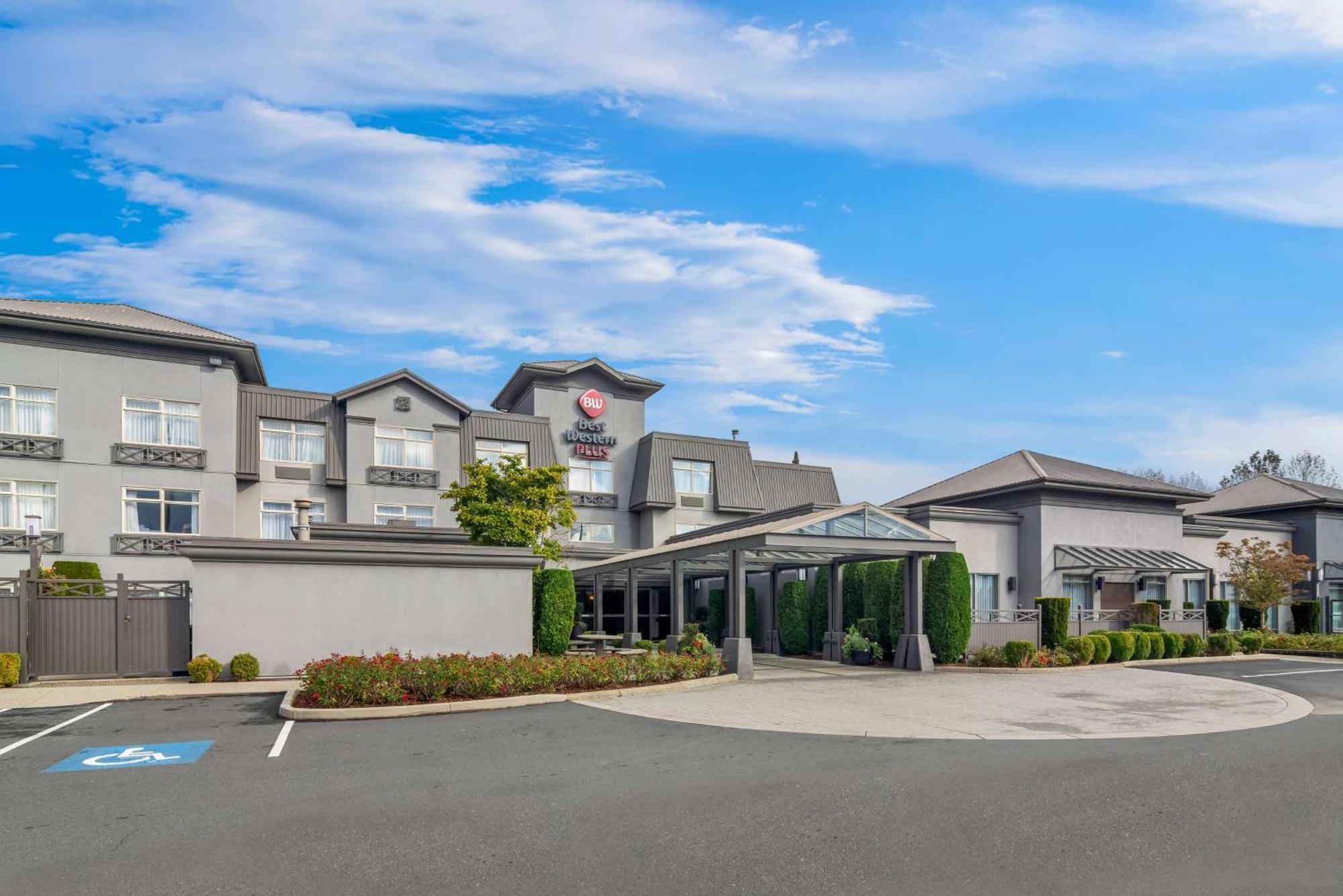 Best Western Plus Pitt Meadows Inn & Suites Екстер'єр фото