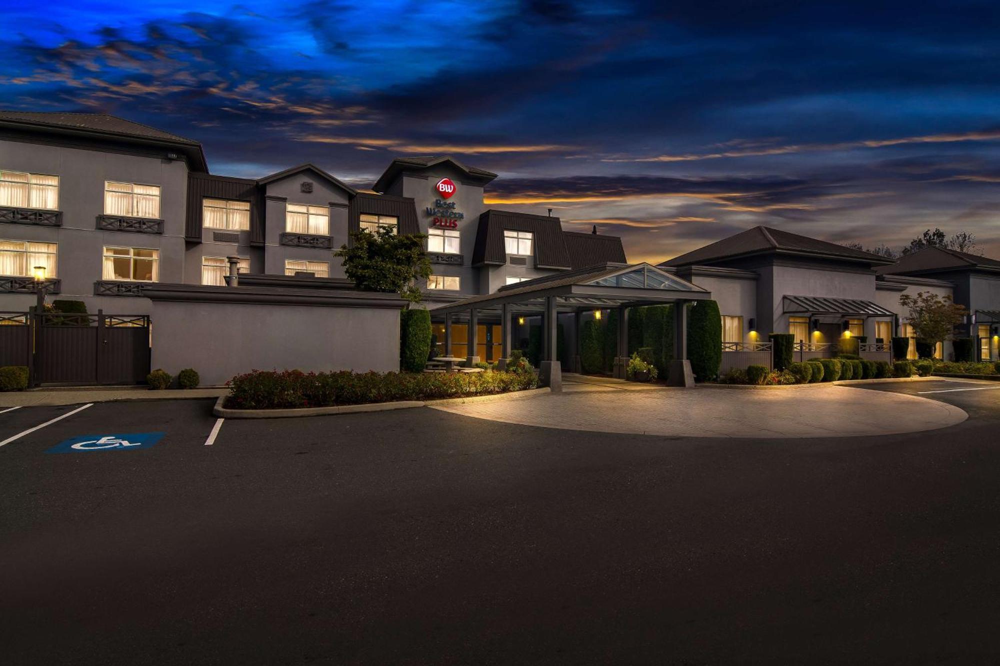 Best Western Plus Pitt Meadows Inn & Suites Екстер'єр фото