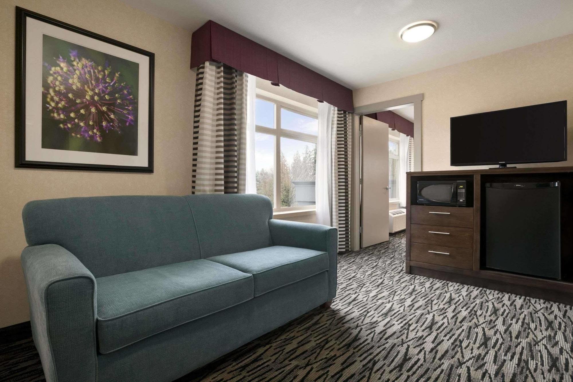 Best Western Plus Pitt Meadows Inn & Suites Екстер'єр фото