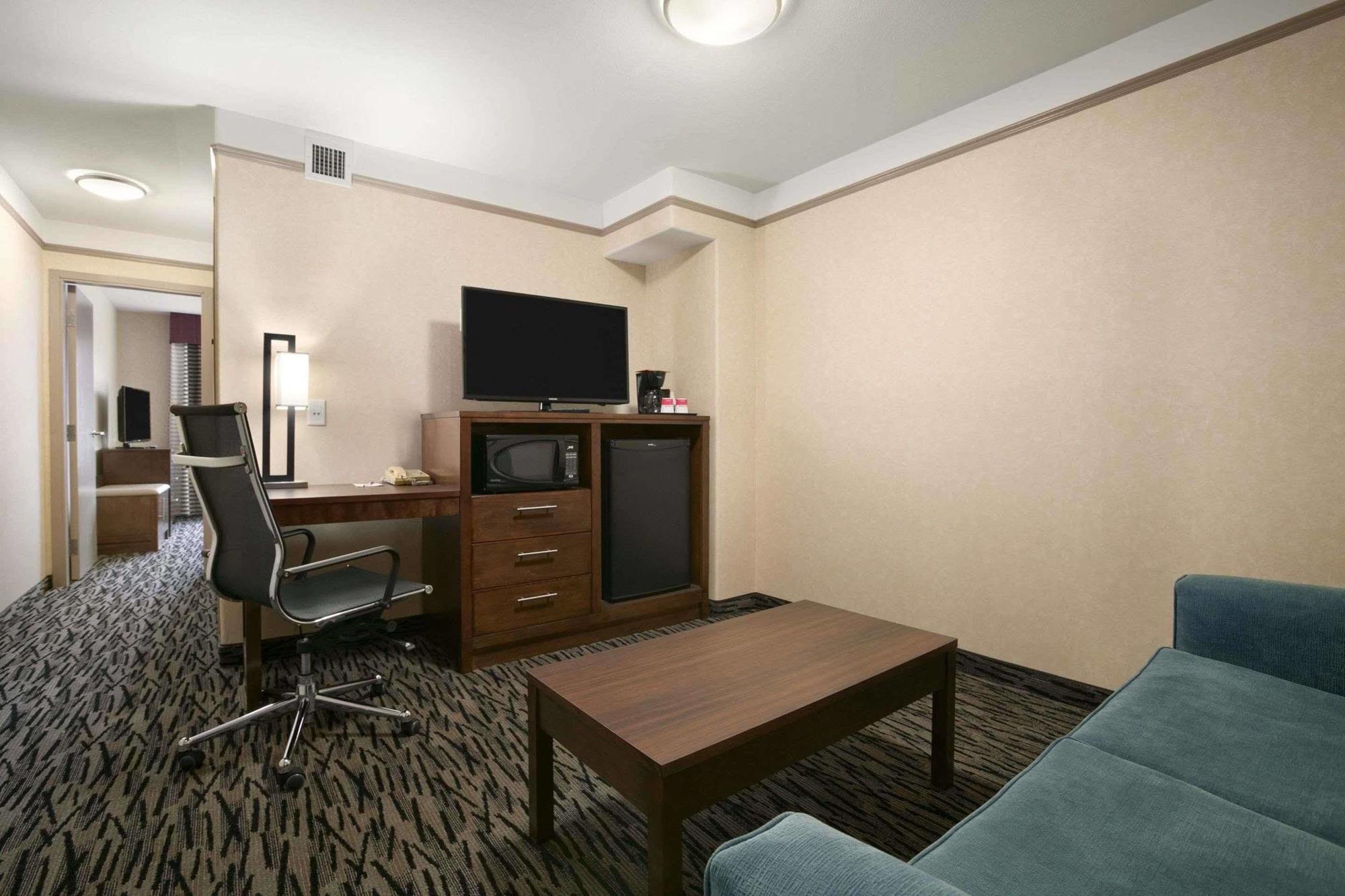 Best Western Plus Pitt Meadows Inn & Suites Екстер'єр фото